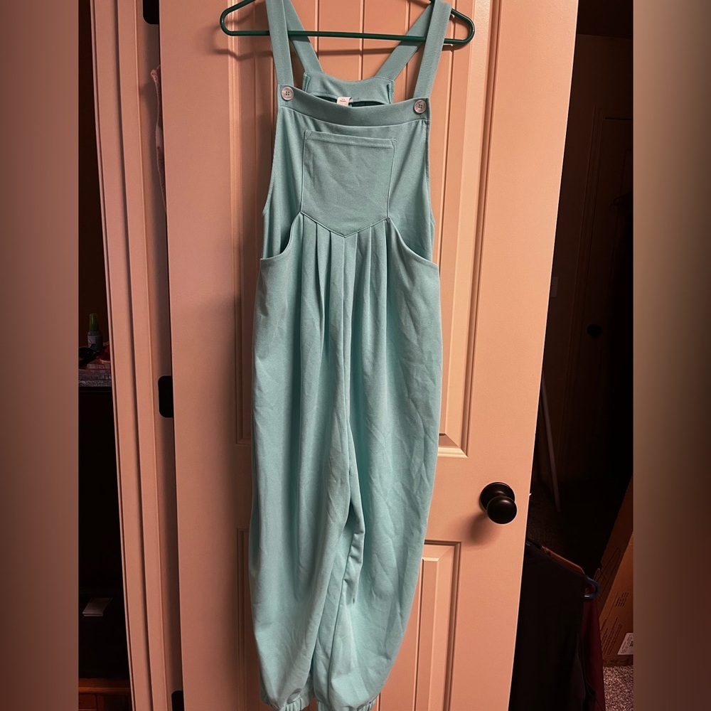 Halara women’s jumpsuit-Size Medium